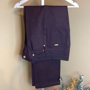 St John’s women’s Sport jean. Size 6. Brown